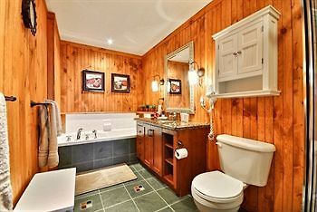 ホテル Laltitude Tremblant Sunstar モントランブラン エクステリア 写真
