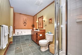 ホテル Laltitude Tremblant Sunstar モントランブラン エクステリア 写真